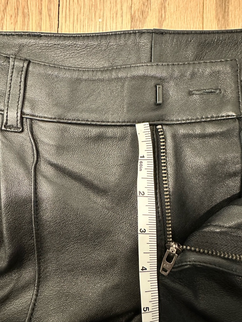 Haute Hippie Genuine Leather Cuffed Women’s Shorts - Picture 9 of 10